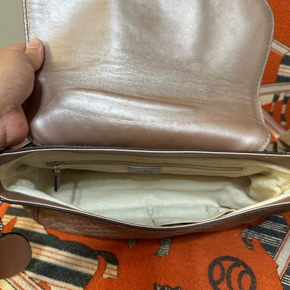 Gucci Metallic Blush Crossbody Bag - Picture 9 of 14